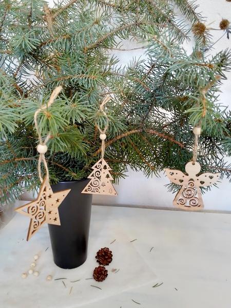 3 weihnachtliche Holzanhänger